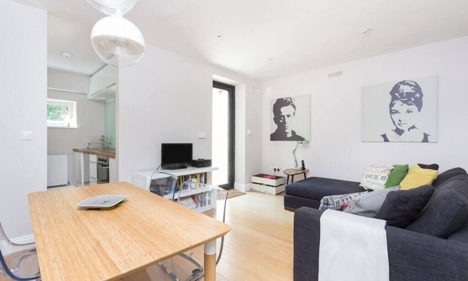 Munster Apartment | Recently Refurbished 1 Bedroom, Fulham - South London