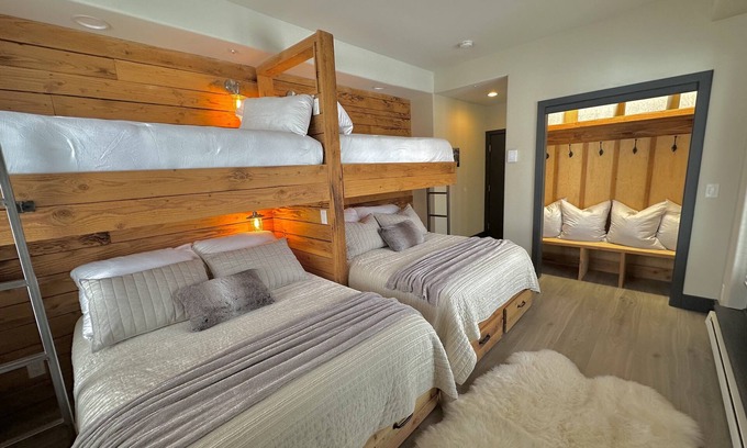 Salt Lake Mountain Resorts Condo | Recently updated & true ski-in/out 2Bed/3Bath. Closest building to the lifts!