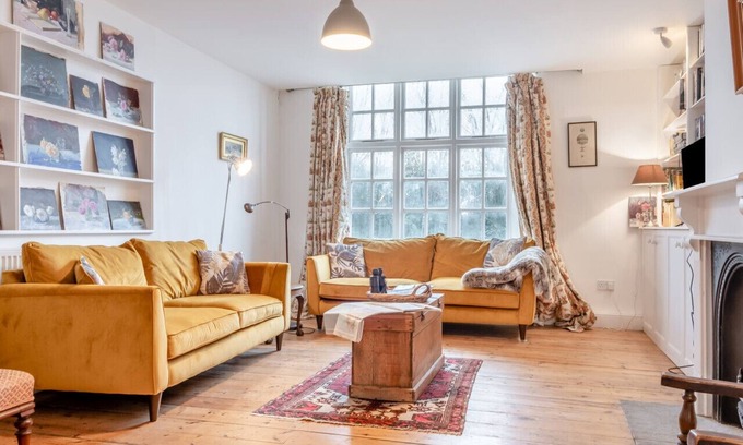 Newport House | Rectory Cottage - Brighstone