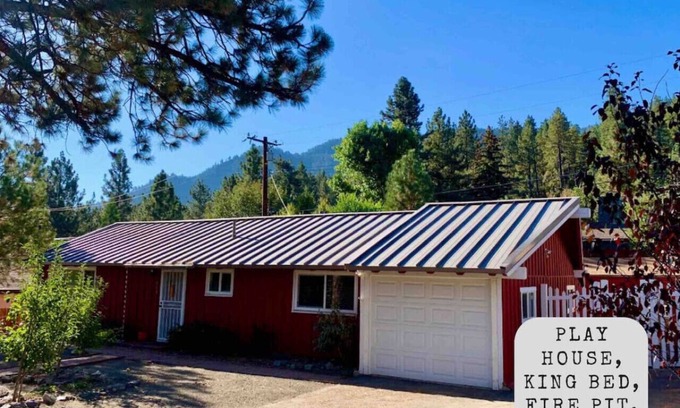 Wrightwood Cabin | Red Apple Cab`Inn, Pets OK, Fire Pit
