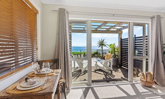 Whangaparaoa Cottage | Red Beach Retreat - Whangaparaoa Peninsula