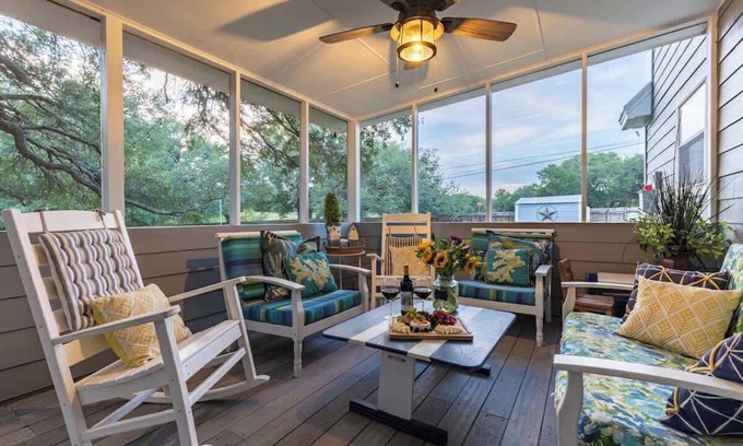 Kingsland Cabin | Red Bird Cabin Studio Retreat