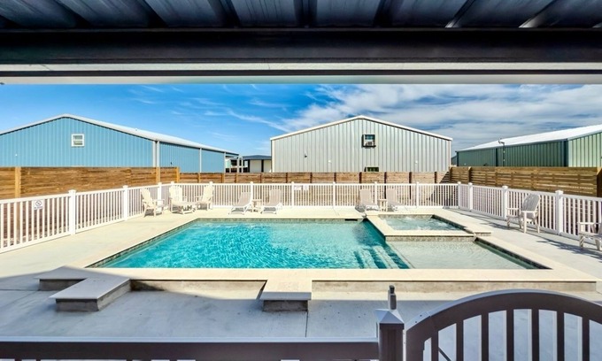 Port O Connor House | Red Drum 5/4.5 With Pool and Hot Tub