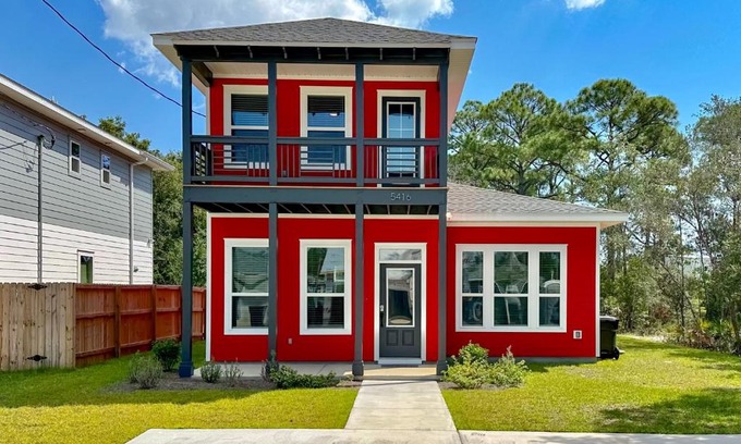 Ono Island House | Red Fish, Blue Fish