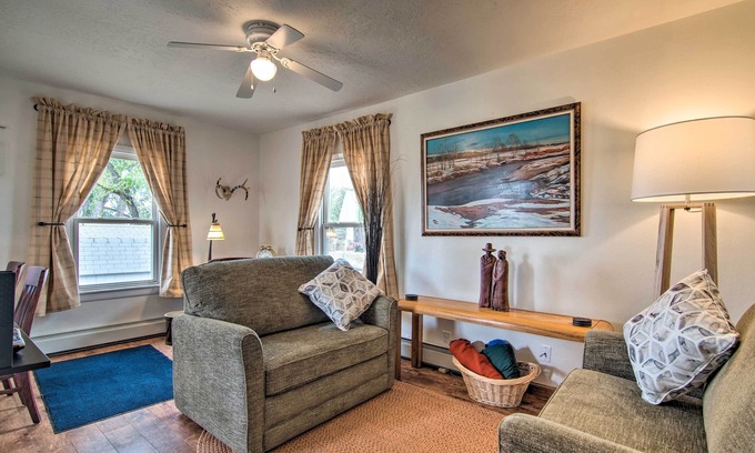 Laramie House | Red Gates Cottage 3 Miles to University!