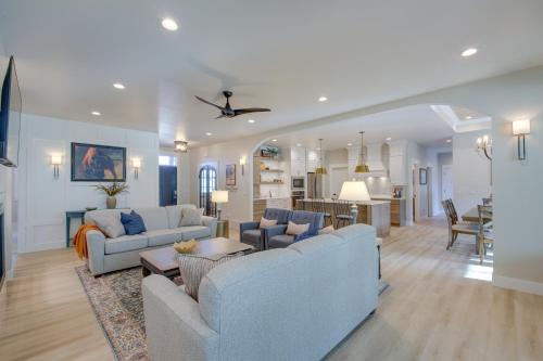 Red Lodge House | Red Lodge Home with Private Hot Tub and Fire Pit!