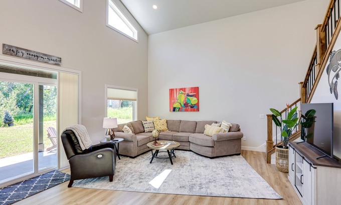 Red Lodge Cabin | Red Lodge Retreat w/Creek Access + Fire Pit!