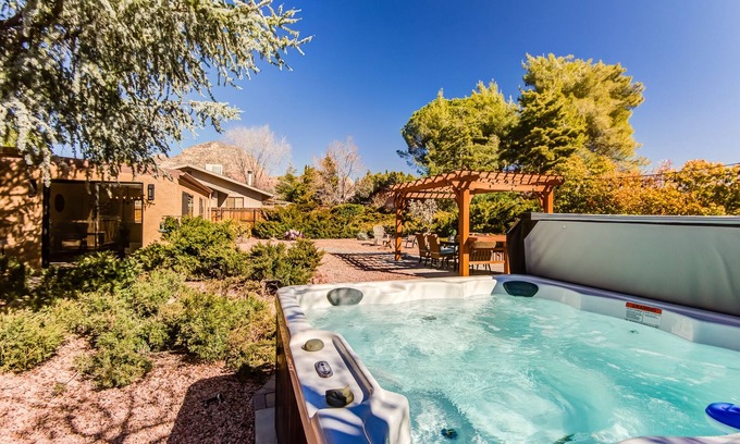 West Sedona House | Red Rock Vista Views, Hot Tub, Outdoor Dining & Outside Bar!