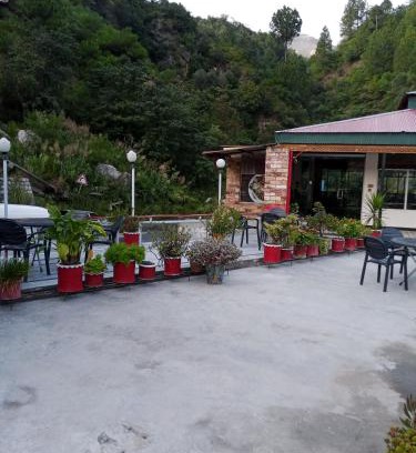 Abbottabad Apartment | Red Roof Apartments
