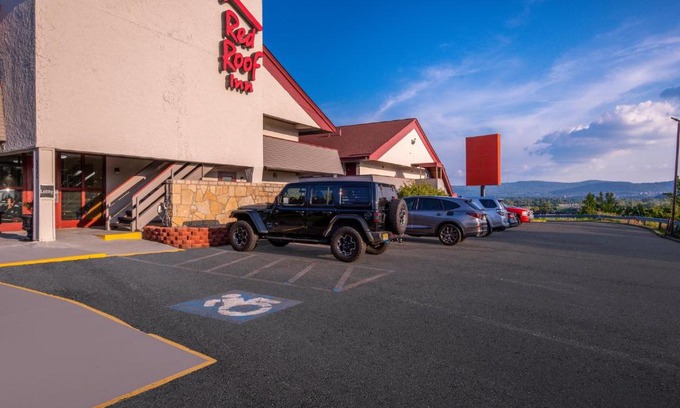 Johnson City Hotel | Red Roof Inn Binghamton - Johnson City