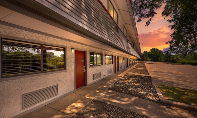 Erie Hotel | Red Roof Inn Erie – I-90