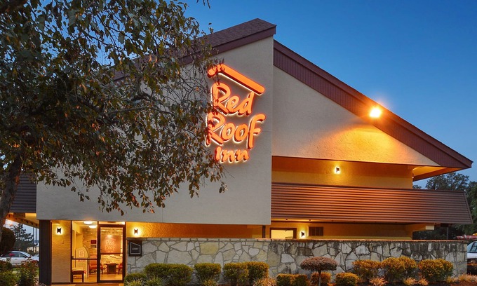 Pea Ridge Hotel | Red Roof Inn Huntington