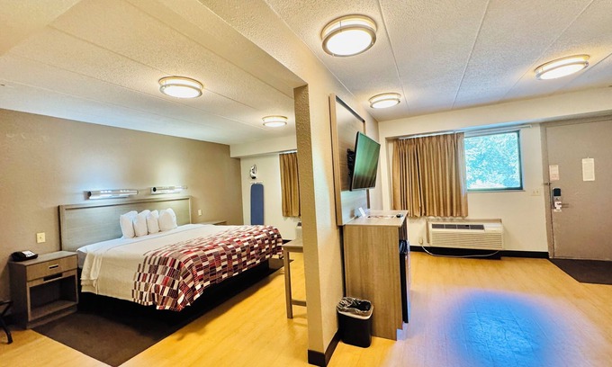 Milford Hotel | Red Roof Inn Milford - New Haven