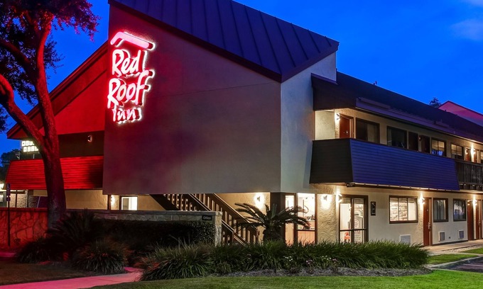 Ferry Pass Hotel | Red Roof Inn Pensacola – I-10 at Davis Highway