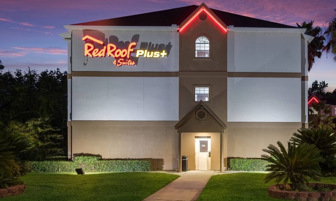 Fleming Hotel | Red Roof Inn PLUS+ & Suites Savannah - I-95