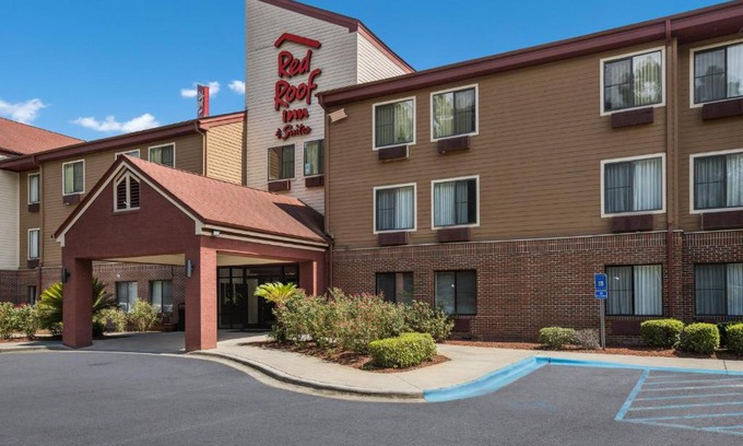 Pooler Hotel | Red Roof Inn & Suites Savannah Airport