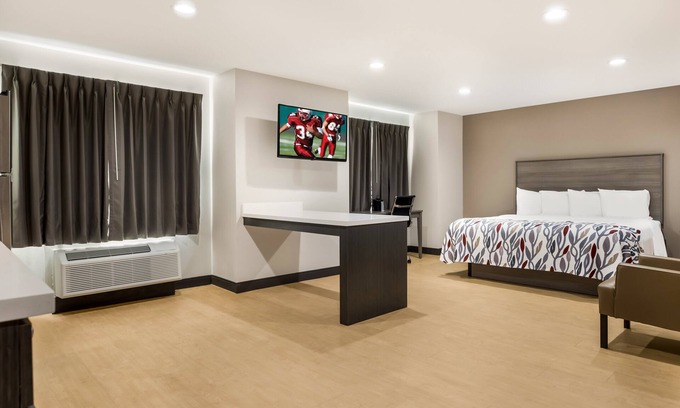 Sulphur Hotel | Red Roof Inn Sulphur