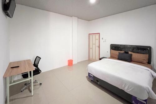 Banjarmasin Hotel | RedDoorz at Ideal Home Banjarmasin