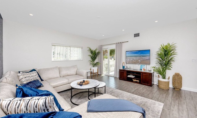 Redington Shores Condo | Redington Retreat - Gorgeous Beachside Condo