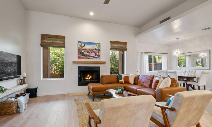 Vistoso Hills House | REDUCED 1st SEASON! Gated Modern Home, Heated Pool & Spa. Conveniently Located