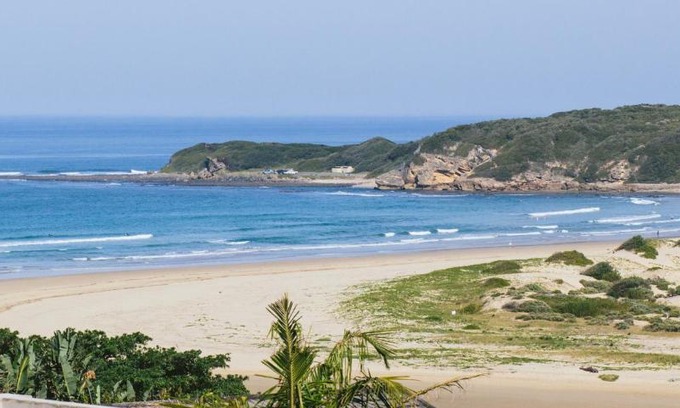 Beacon Bay Bed & Breakfast | Reef View BnB