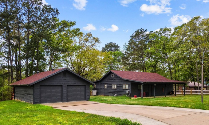 Brookeland House | Reel Paradise - Water View and Seasonal Access home in Rayburn Country