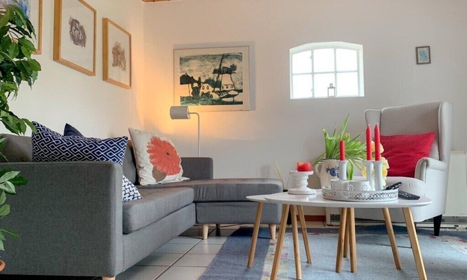 Osterhever House | Reetdach-ferienhaus "weiße Reetdachkate" in Osterhever für 5 Personen