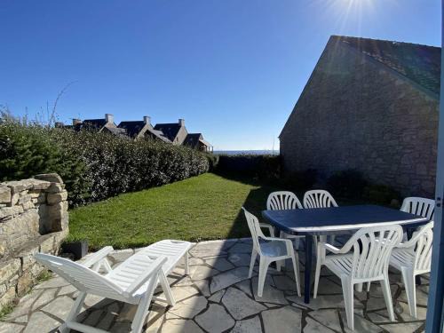 Arzon Villa | REF 007 Maison vue mer trois chambres sept personnes avec jardin KERMOR ARZON