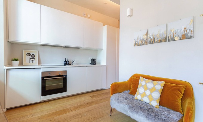 Zona Padova Apartment | Refined Stylish Milanese Studio Apartment