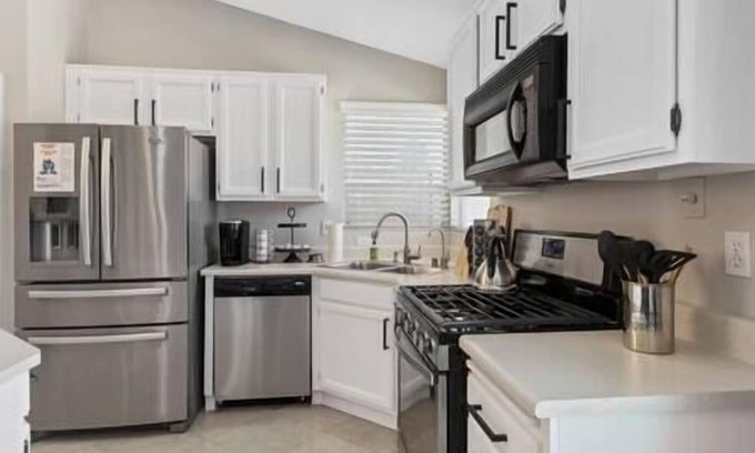 North Las Vegas House | ❤️Refreshing Pool House: 3BR in Vegas with BBQ