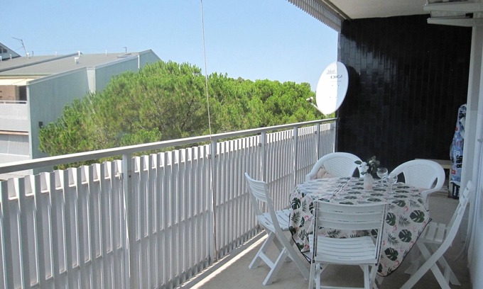 Grado Pineta Apartment | Refurbished flat at Grado Pineta with large terrace