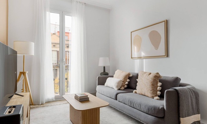 La Sagrada Familia Apartment | Refurbished Sagrada Familia 1BR w/Roof Access, by Blueground