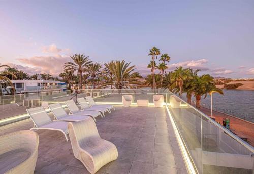 Meloneras House | Refurbished Seafront Apartment