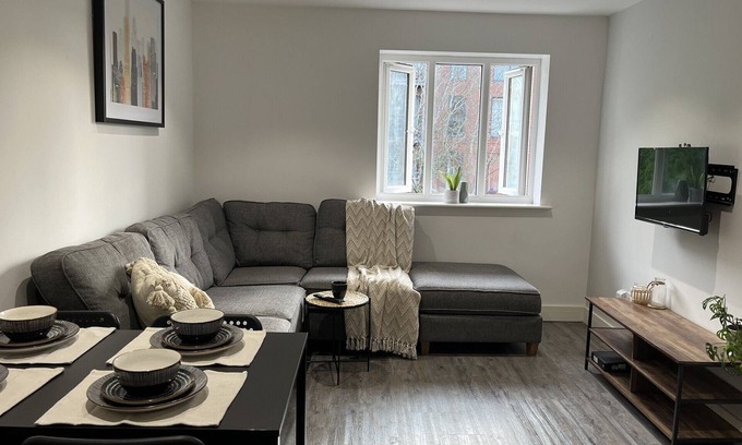 Hemel Hempstead Apartment | Regency Apartment with Free Parking