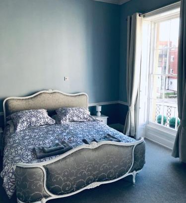 Cheltenham House | Regency Rooms Guesthouse
