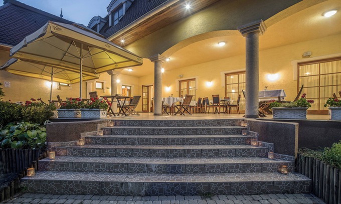 Halaszi House | Regia Panzió és Étterem