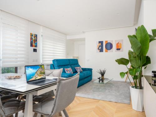 Meta Villa | Regina Vittoria Relais EcoSmart Luxury Home SPA - De Vivo Realty