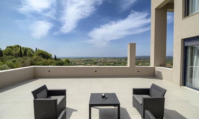 Pyrgos Villa | Reina Del Cielo Luxury Villa