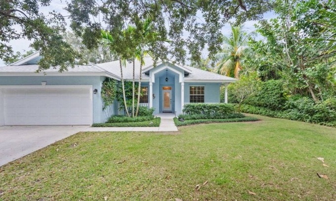 Hobe Sound House | Relax and forget your worries in this serene space. 3 bedrooms/2 bath/sleeps 6.