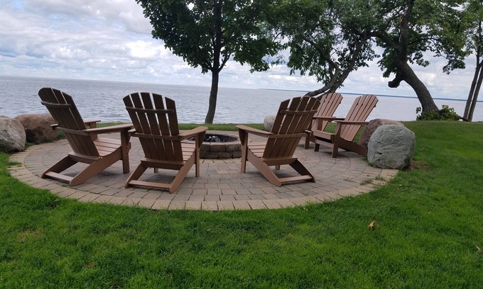 Onamia Villa | Relax at Izatys on Lake Mille Lacs in Spacious 3 BR Villa