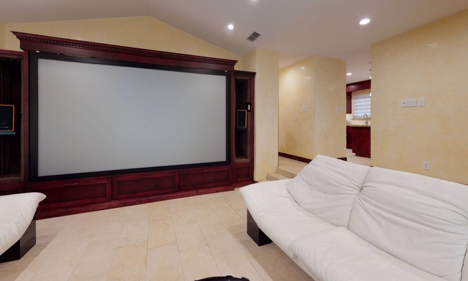 McAllen House | Relax, Entertain, & Indulge In Our Unique Home