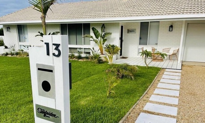 Goolwa Beach House | Relax in style - mineral spa, games room, trampoline, fireplace (Pet friendly)