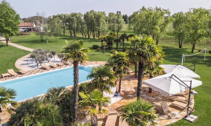 Roncade Villa | Relax in this oasis This villa for exclusive use