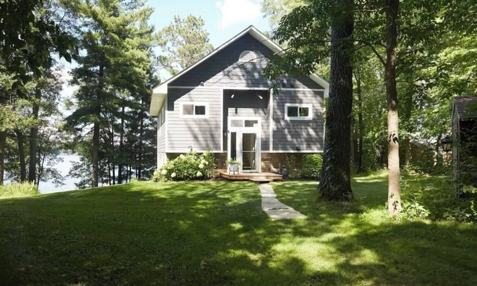 Pillager House | Relax Lakeside at Lower Sylvan Oasis, 2 Bed & 3 Bath