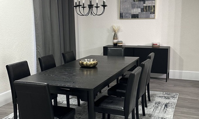 Leon Valley House | Relax….Lots of space place!n Close to La Cantera-Six flags-Sea World