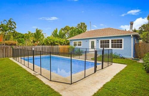 Old Northwood Historic District House | Relax & Unwind Pool Retreat 2 Bed 2 Bath