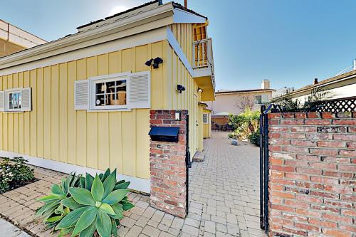Corona del Mar House | Relaxation Station