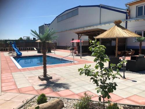 Lisov Hotel | Relaxcentrum Mrkáček Lišov