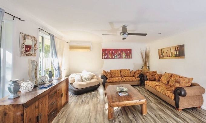 Mooball House | Relaxed Rustic style Country home, bush fire pit, 10 min from Pottsville beach