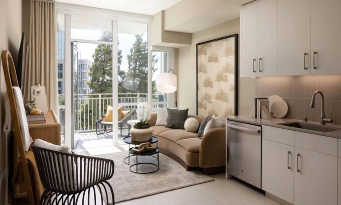 Heritage District Condo | Relaxing 1BR Condo with Fire Pit and Hot Tub at The Martin